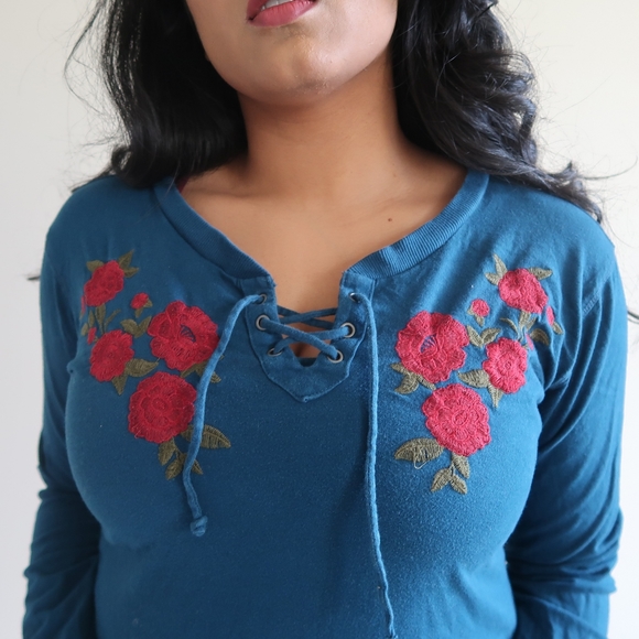 Top - Picture 2 of 2